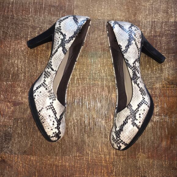 Clarks Adriel Viola Pump Womens 8.5 Heel Shoe Taupe Snake Print Heritage Classic - Picture 7 of 9